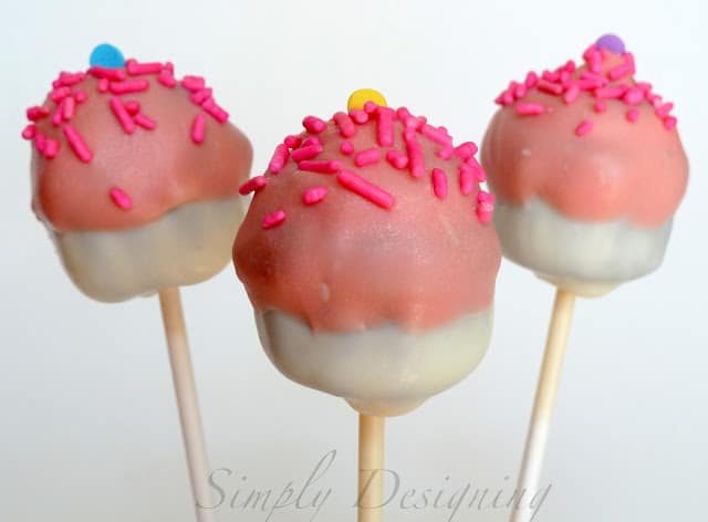 Cupcake001 Cupcake Cookie-Pops 27 summer dinner party idea