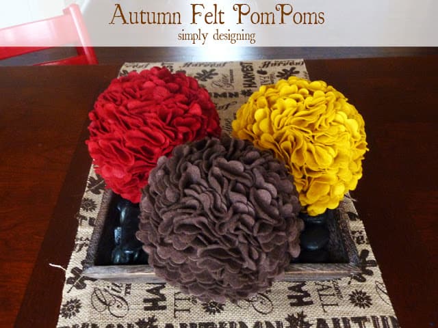 Fall+Felt+PomPoms1 | Autumn Felt PomPoms and Thanksgiving Table Decor #turkeytablescapes | 38 | 4th of July