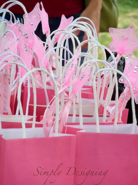 PartyBags1 Pinkalicious Party 30 summer dinner party idea