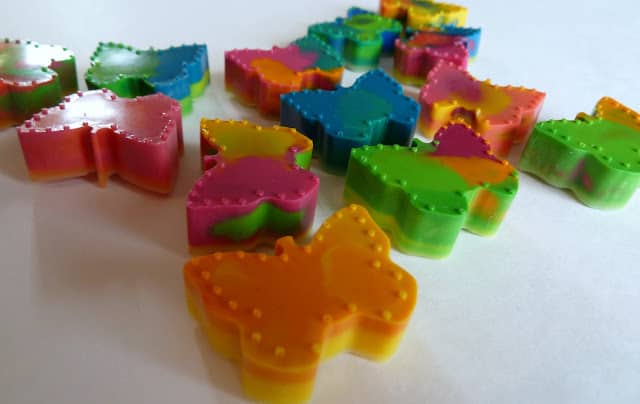 crayons+51 | Butterfly Up-Cycled Crayons {Kid Craft} | 18 | Homemade Laundry Detergent