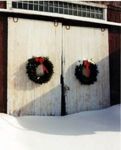 file0001096112831 3 Exterior Holiday Decorating Ideas 28