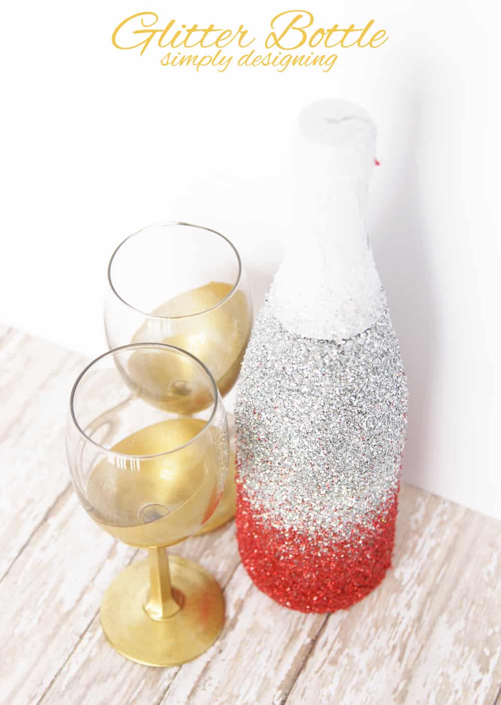 glitter+bottle+with+gold+glasses1 Glitter Champagne Bottle (aka Glitter Sparkling Cider Bottle) 11 DIY Wedding Signs