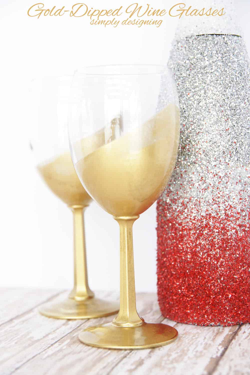 gold+dipped+wine+glasses+011 Gold Dipped Wine Glasses 10 DIY Wedding Signs