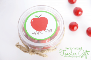 teacher+gift+idea1 Personalized Teacher Gift + Giveaway 4 No-Sand Distressed Photo Holder