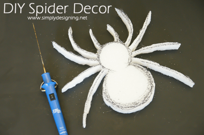 Cut out Spider | #halloween #halloweendecor #crafts #spider