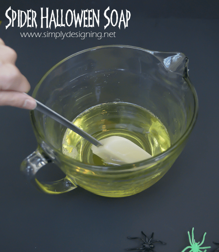 How to Make Soap | #halloween #crafts #soap #fall