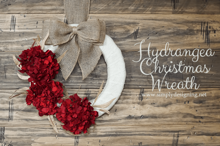 Hydrangea Christmas Wreath with Burlap | #wreath #crafts #burlap #christmas #holiday #hydrangea