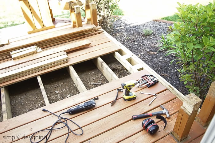Build a porch swing easily with these free DIY plans. Get a list of cuts, supplies, and measurements for the perfect swing and you can start building your own swing this weekend.