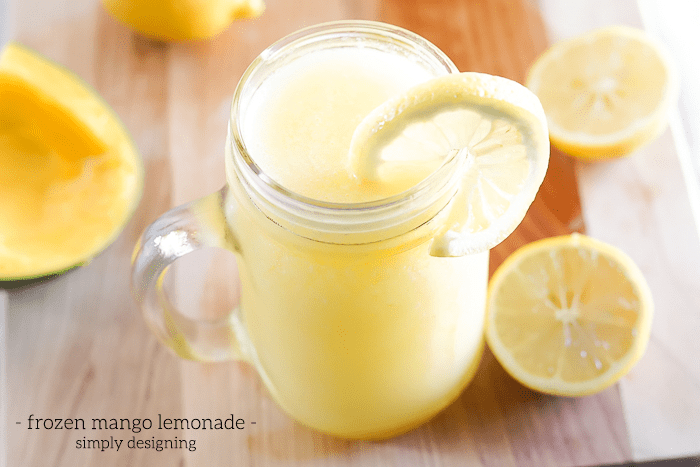 Homemade Frozen Mango Lemonade Recipe - this is the best summer drink and it is so easy to make with only a few ingredients