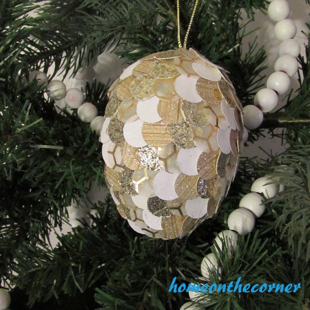 christmas-pinecone-ornament