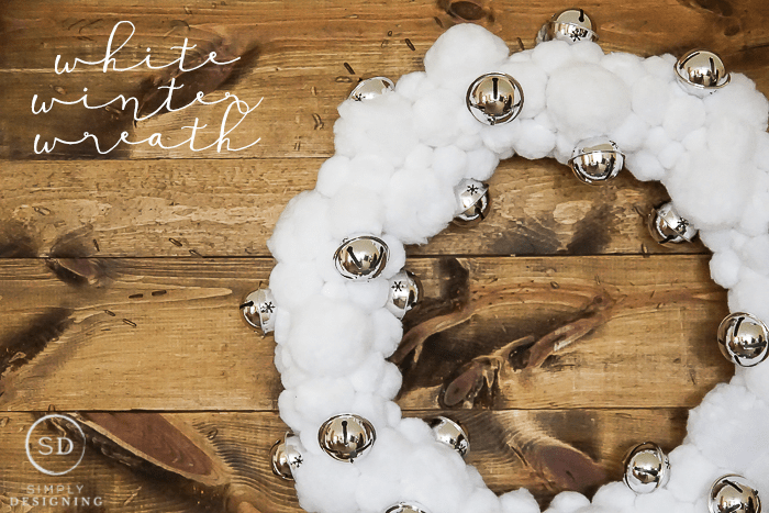 White Winter Wreath perfect wreath for all winter long | Beautiful White Winter Wreath | 37 | DIY Farmhouse Thankful Sign