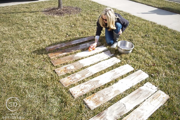 How to Clean Barn Wood