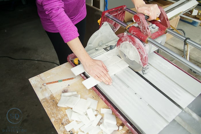 cut tile with tile saw