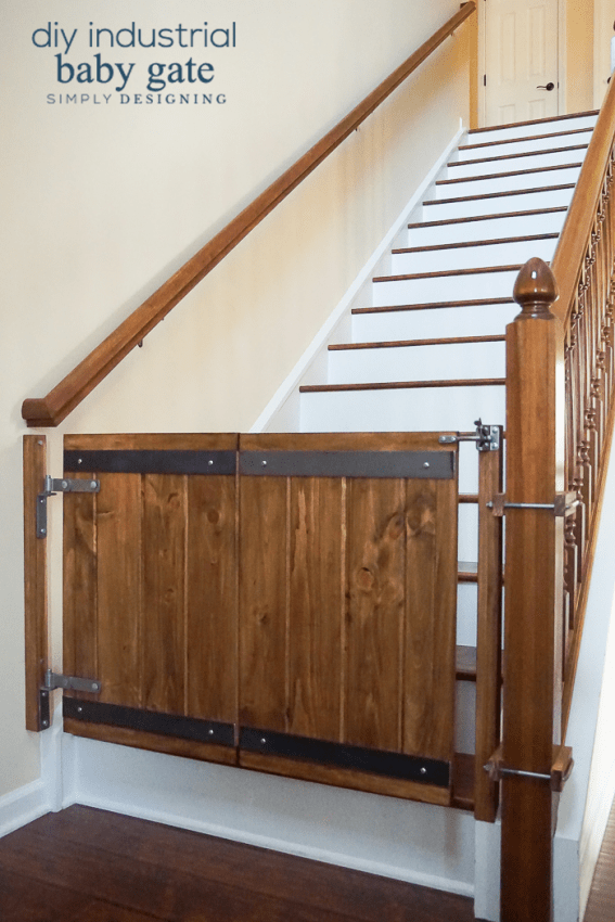 Indoor store stair gate