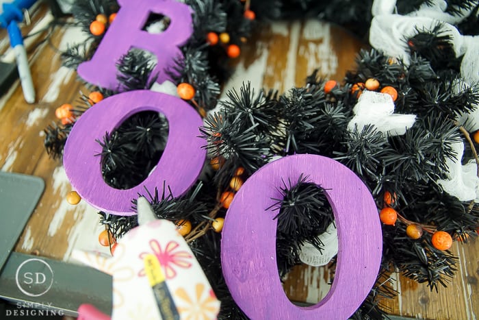 DIY Halloween Wreath - BOO