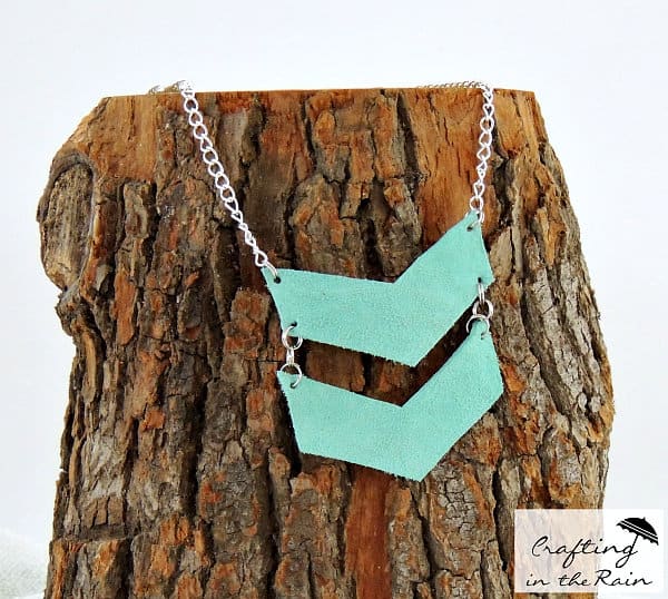 turquoise-leather-necklace_zps4c5b5c21