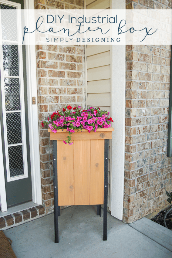 How to Make Industrial Planter Boxes - these simple planter boxes are full of style and function