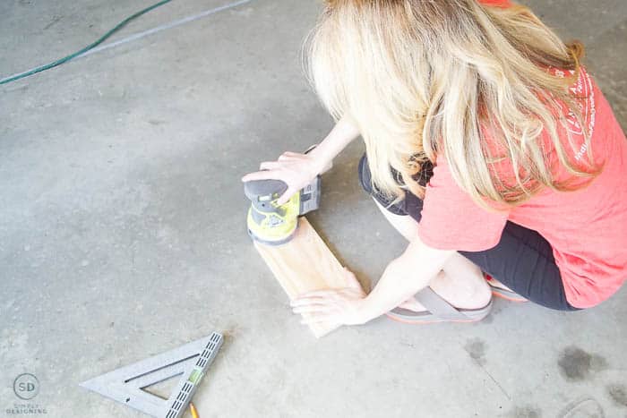 DIY Modern End Table and Chatbook Holder 03279 | Silver Bells Mantel {Silver and Gold Blog Series} | 2 |