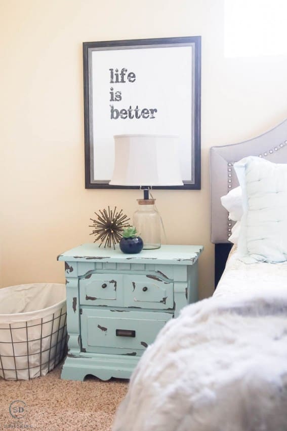 Master Bedroom : Before : with chippy paint nightstands