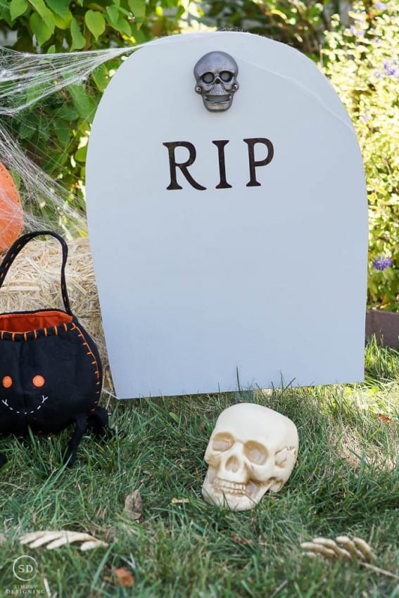 DIY Harvest Yard Sign : RIP Headstone Decoration | Simply Designing ...