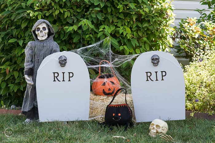 DIY Harvest Yard Sign RIP Headstone Decoration 5 | DIY Harvest Yard Sign : RIP Headstone Decoration | 9 | Advent Calendars