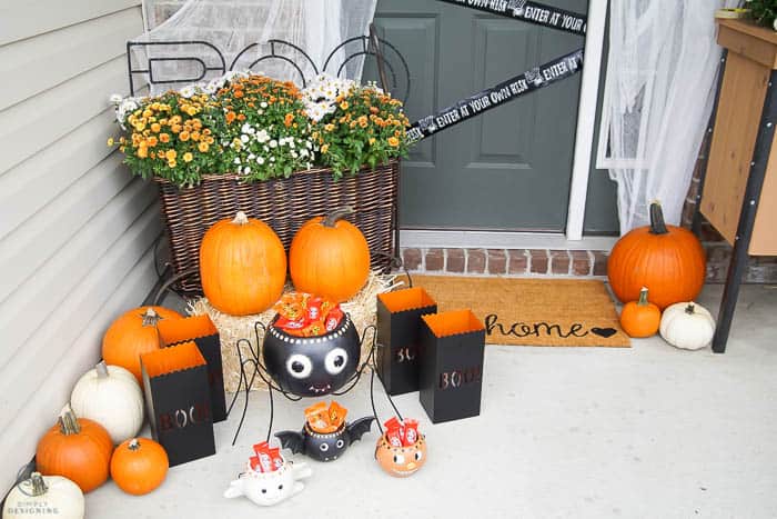 Easy Outdoor Halloween Decorations for your Porch 05814 | Easy Outdoor Halloween Decorations for your Porch | 13 | St. Patrick's Day Himmeli Wreath