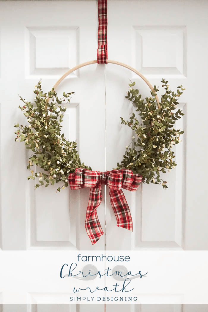 Farmhouse Hoop Christmas Wreath - an easy and beautiful DIY Christmas Wreath