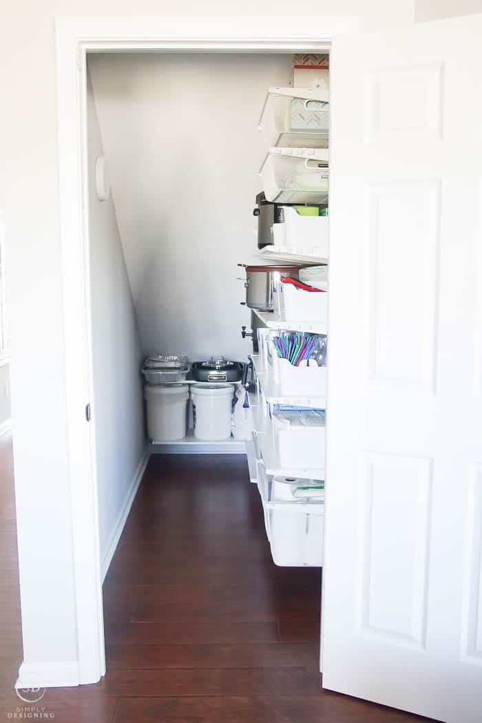 DIY Under Stairs Closet Shelves 