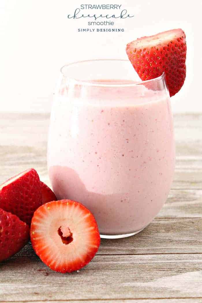 Strawberry Cheesecake Smoothie - this strawberry cheesecake smoothie recipe is easy to make and tastes scrumptious