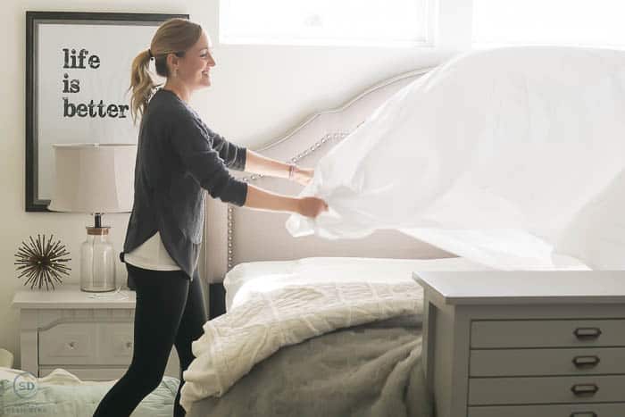 make bed - change sheets