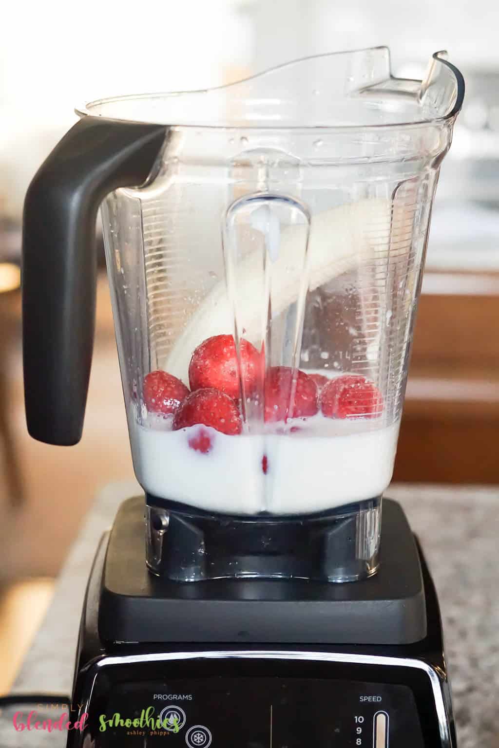 Strawberry Banana Smoothie 7 How to make a strawberry banana smoothie