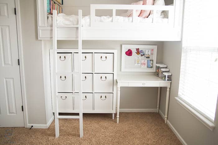 Organize girl's room