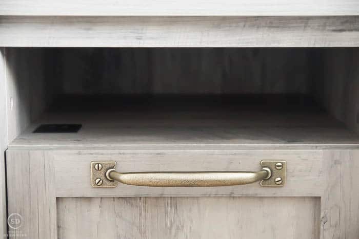 beautiful handles on nightstands