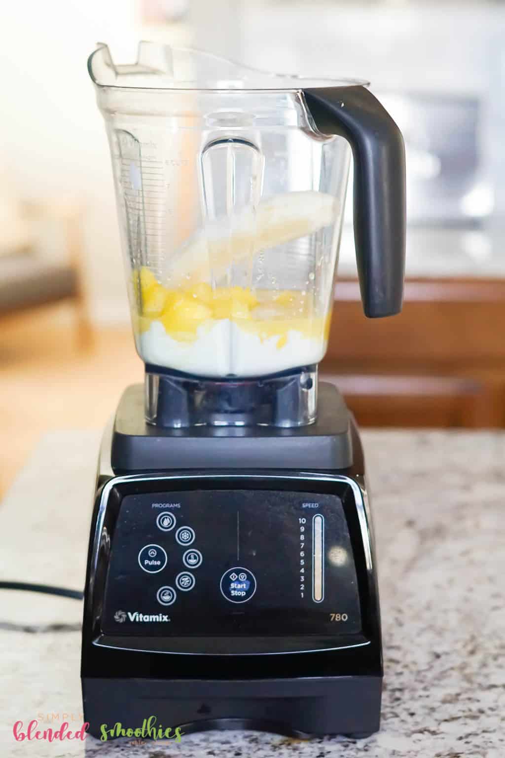 Pineapple Smoothie 4 how to make a pineapple smoothie