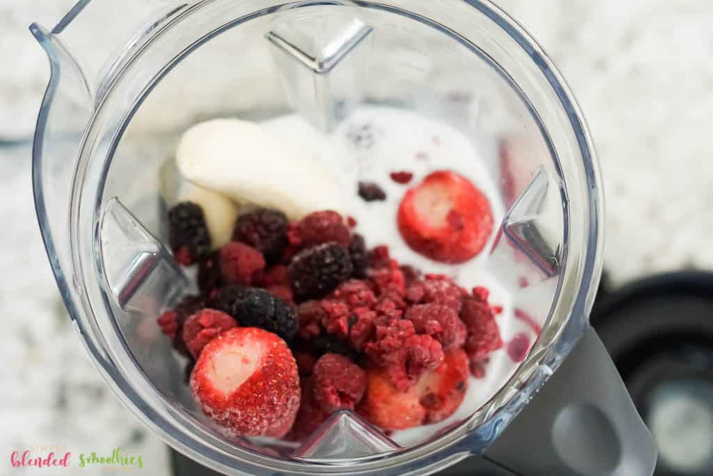 Banana Berry Smoothie 5 Banana Berry Smoothie Ingredients in Blender