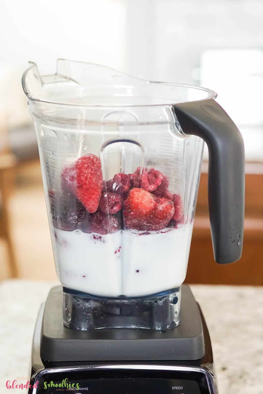 Banana Berry Smoothie 6 Banana Berry Smoothie recipe ingredients in blender