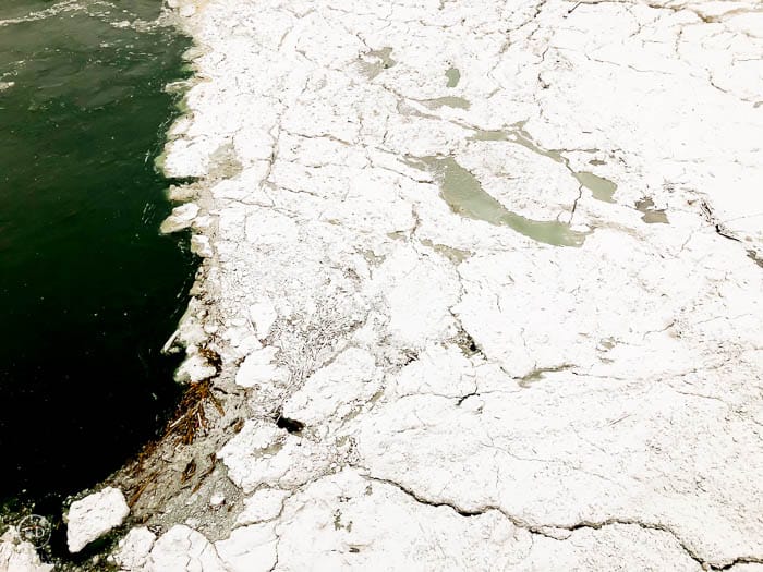 view from observation deck down into niagara river