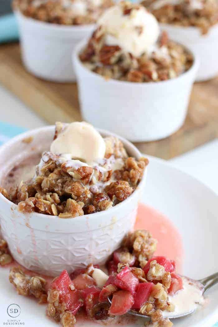 Rhubarb crisp