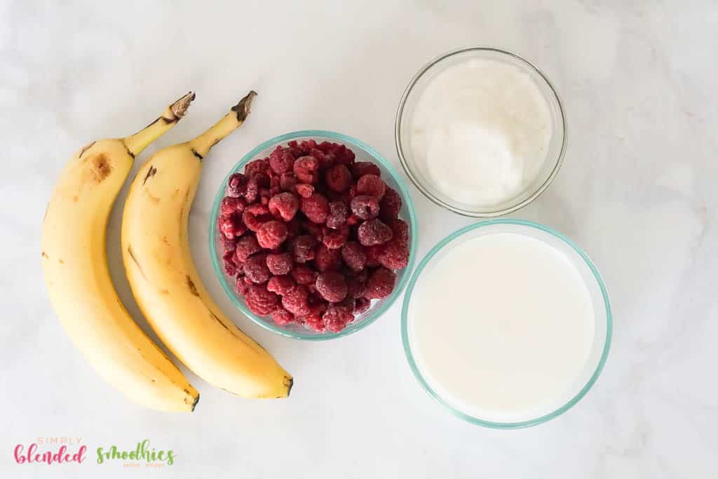Raspberry Banana Smoothie 5 ingredients to make a raspberry banana smoothie