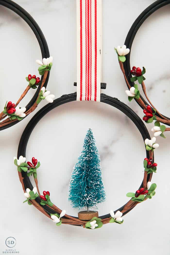 DIY Farmhouse Christmas Wreath