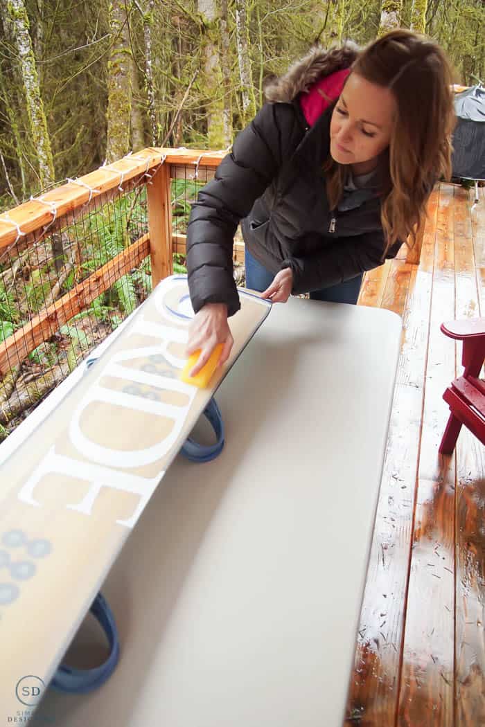 Wig Onverbiddelijk afstuderen How to Wax a Snowboard | Simply Designing with Ashley