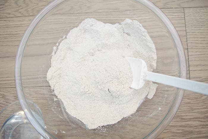 mix dry ingredients together for bread