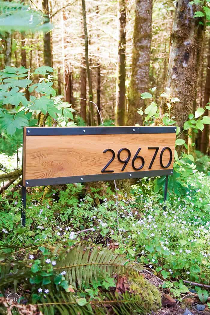sign for house to show address